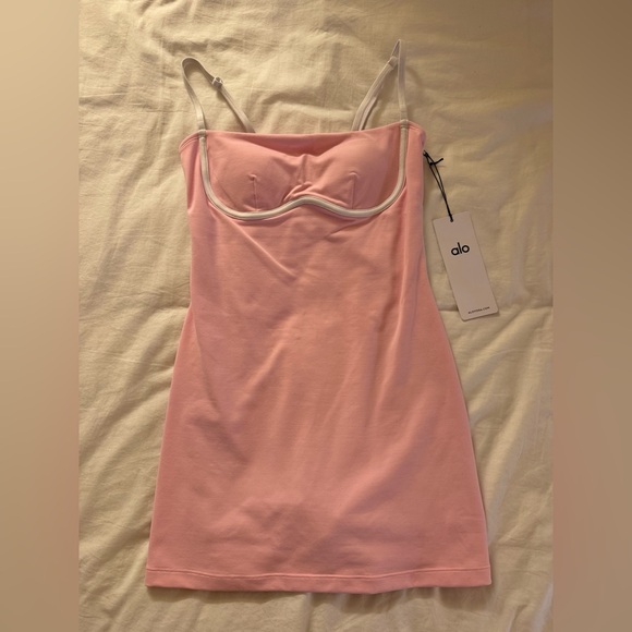 🚨NWT🚨 ALO Yoga Airbrush Streamlined Dress in Sweet Pink Women’s Size Small - Picture 4 of 7